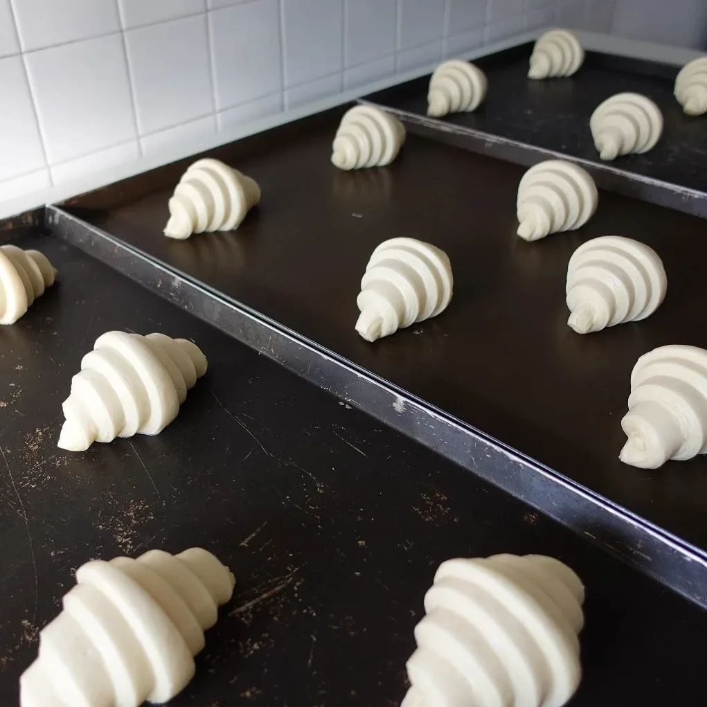 Instagram post from morimugi_bread_atelier. This post is in position 2.